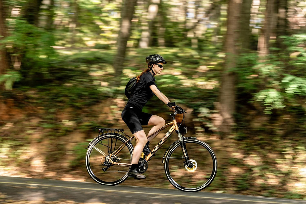 Licorne Bike Vélo de Trekking 28'' – Cadre Aluminium, 21 Vitesses, Freins Disque, Éclairage StVZO, Rose
